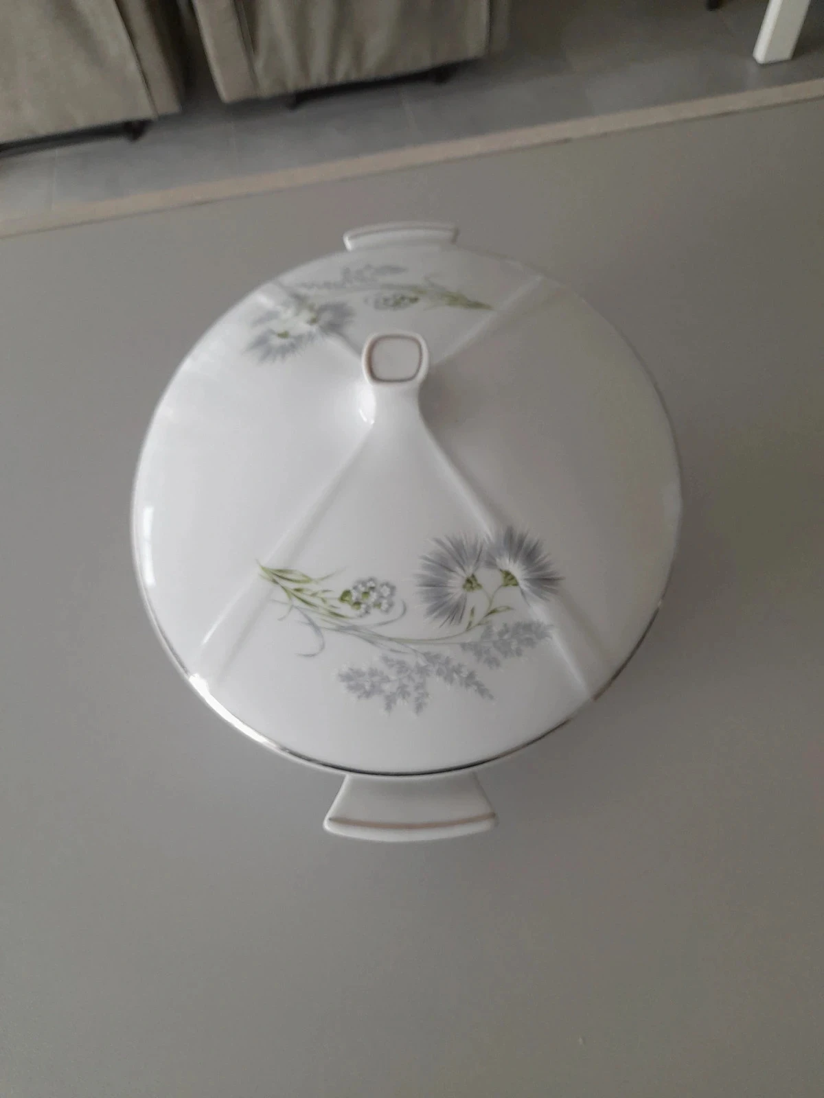 Très belle soupière porcelaine de Limoges